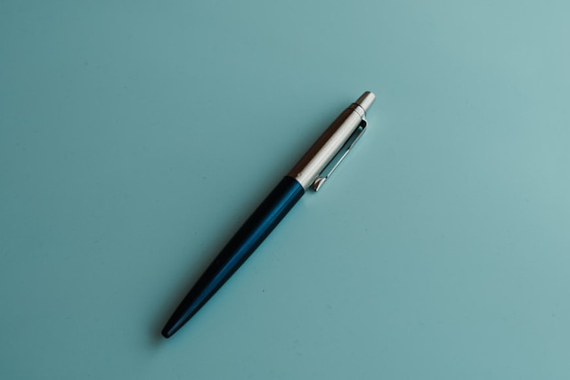 Ilustrasi Kenapa Tinta Pulpen Kadang Macet, Foto:Unsplash/Liviu C.