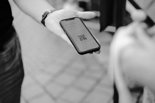 Ilustrasi Kenapa Konser Menggunakan Tiket dengan Barcode,Foto:Unsplash/Claudio Schwarz