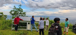 Foto Dokumentasi: Listrik PLTS dan Suasana di Atas Bukit Arang Desa Lonuo Kabupaten Bone Bolango, Gorontalo 2026.