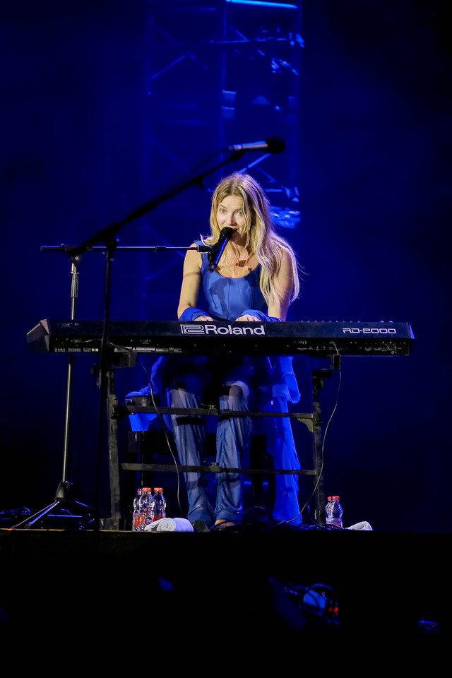 Penyanyi dan penulis lagu asal Norwegia Astrid S tampil pada LaLaLa Fest 2026 di JIEXPO Kemayoran, Jakarta, Sabtu (22/8/2026). Foto: Jamal Ramadhan/kumparan