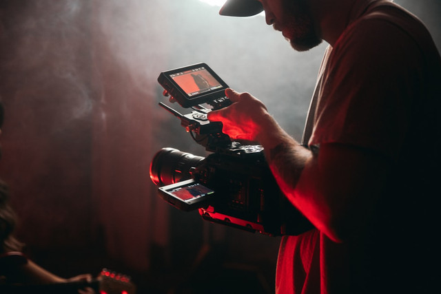 Ilustrasi Pemeran Drakor Let's Shake Our Sun,Foto:Unsplash/Kyle Loftus