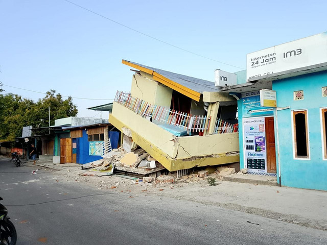 Uhamka Bersama Lazismu Uhamka Gerakkan Solidaritas untuk Korban Gempa Flores