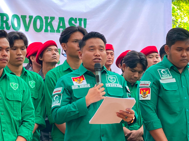 Ketua Pimpinan Wilayah Gerakan Pemuda Al Washliyah (PW GPA) DKI Jakarta, Dedi Siregar, pada Konferensi Pers Tolak Provokasi, Tolak Aksi, Jaga Persatuan, Rawat Perdamaian di Jakarta, Minggu (23/8/2026). Foto: Aditya Nugraha/kumparan