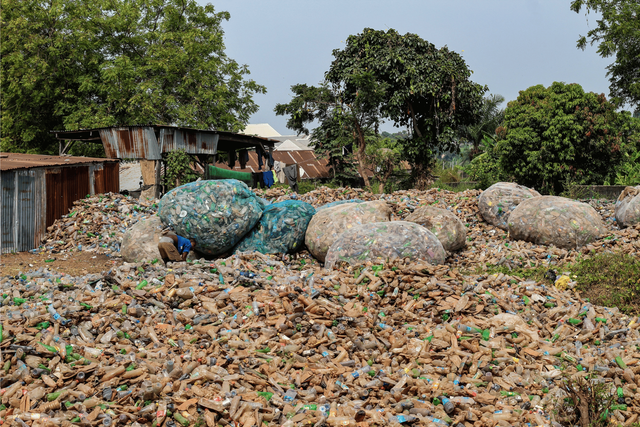 ilustrasi sampah plastik. Foto: pexels.com/Fatima Yusuf