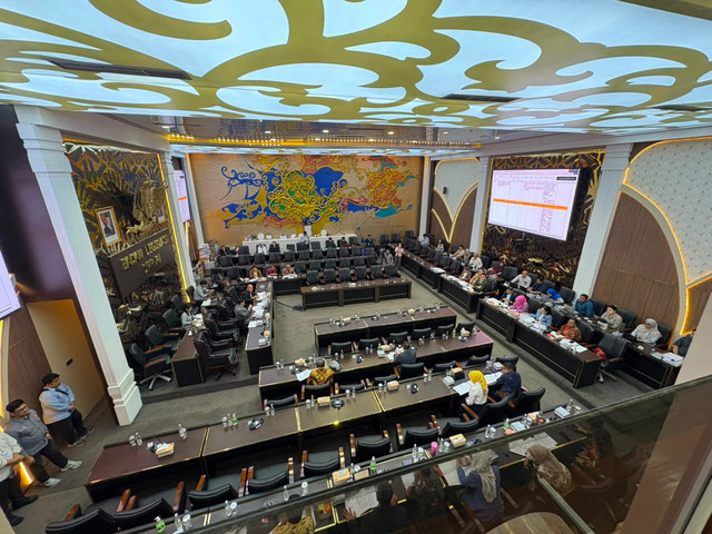 Suasana rapat panja Baleg DPR harmonisasi RUU Penyiaran di Kompleks Parlemen, Senayan, Jakarta, Senin (24/8).  Foto: Nasywa Athifah/kumparan