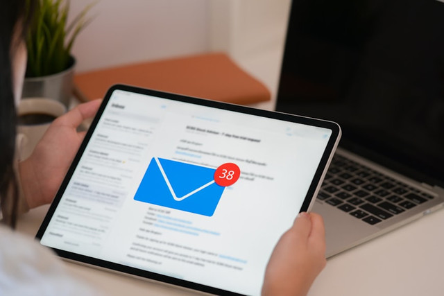 Ilustrasi Kenapa Email Punya Batas Ukuran, Foto:Unsplash/Getty Images