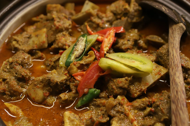 Tengkleng kuliner khas Yogyakarta dan Jawa Tengah yang berbahan dasar tulang kambing. Foto: Dok. Istimewa.