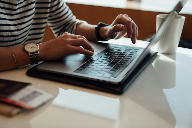 Ilustrasi rumus pengurangan Excel. Foto: Unsplash.