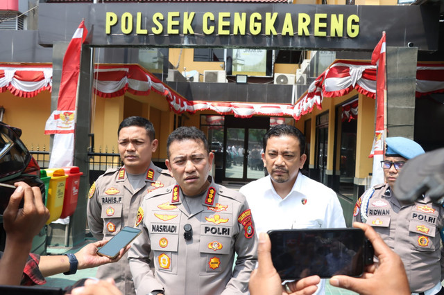 Kapolres Metro Jakarta Barat, Kombes Pol Nasriadi di Polsek Cengkareng, Jakarta, Senin (24/8/2026). Foto: Dok. Humas Polres Metro Jakarta Barat