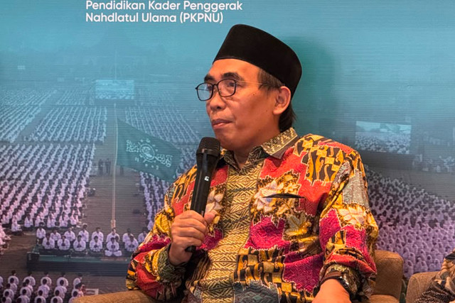 Instruktur Nasional Pendidikan Kader Penggerak Nahdlatul Ulama (PKPNU), Adnan Anwar, dalam Serial Diskusi Muktamar ke-35 NU, di Cikini, Jakarta Pusat, Senin (24/8/2026). Foto: Zahira Hilman/kumparan