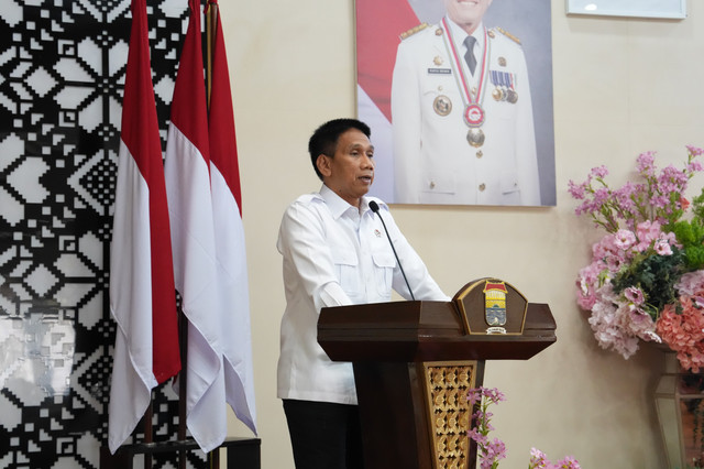 Wamendagri Akhmad Wiyagus dorong kolaborasi lintas sektor dan penguatan Terapi Pencegahan Tuberkulosis (TPT) untuk percepat eliminasi TB di Sumatera Selatan dalam dialog interaktif di Palembang, Senin (24/8/2026). Foto: Kemendagri RI