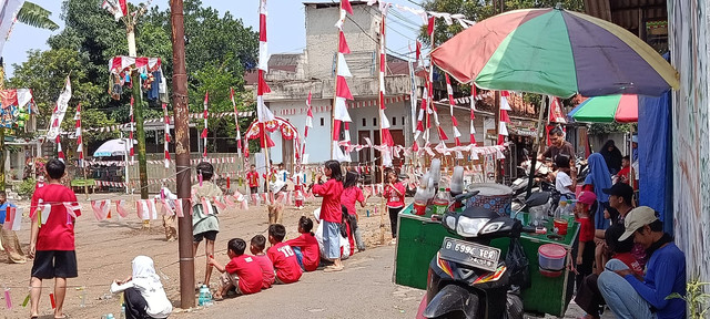 Dokumentasi pribadi saat meninjau kegiatan lomba di lingkungan Rukun Tetangga yang berada di Pamulang, Tangerang Selatan