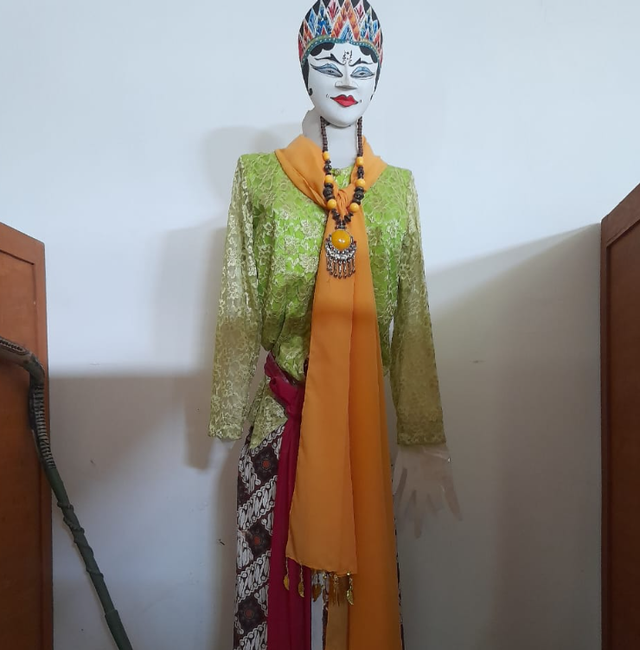 Nini Thowong, Boneka kesenian tradisional khas Kabupaten Bantul, Yogyakarta. Sumber: Dinas Kebudayaan DIY.