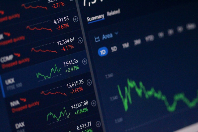 IIustrasi Apakah bursa saham buka hari ini 25 Agustus 2026 Anne Nygård