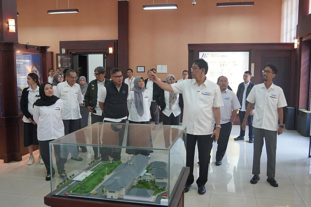 Menteri Keuangan Purbaya Yudhi Sadewa kunjungan mendadak ke Kantor Wilayah Direktorat Jenderal Perbendaharaan (Kanwil DJPb) Jawa Barat di Bandung, Senin (24/8/2026). Foto: Instagram/ @menkeuri