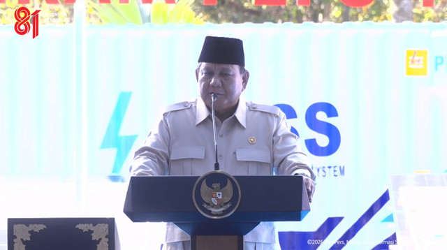 Presiden Prabowo Subianto berpidato saat peluncuran Program PLTS 100 GWp di Kab. Jembrana, Selasa (25/8/2026). Foto: YouTube/ Sekretariat Presiden