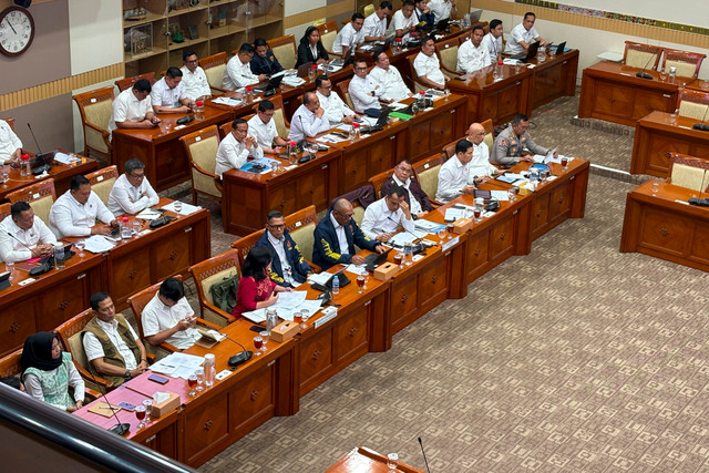 Suasana rapat dengar pendapat Komisi III DPR dengan Kabareskrim Polri dan Konsorsium Pembaruan Agraria di Kompleks Parlemen, Senayan, Jakarta, Rabu (26/8/2026). Foto: Nasywa Athifah/kumparan
