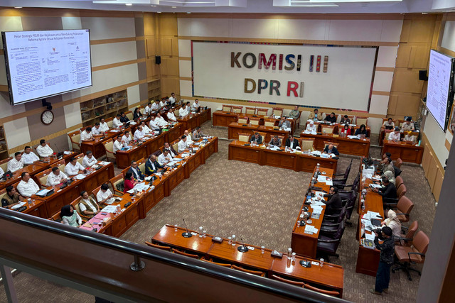 Suasana rapat dengar pendapat Komisi III DPR dengan Kabareskrim Polri dan Konsorsium Pembaruan Agraria di Kompleks Parlemen, Senayan, Jakarta, Rabu (26/8/2026). Foto: Nasywa Athifah/kumparan
