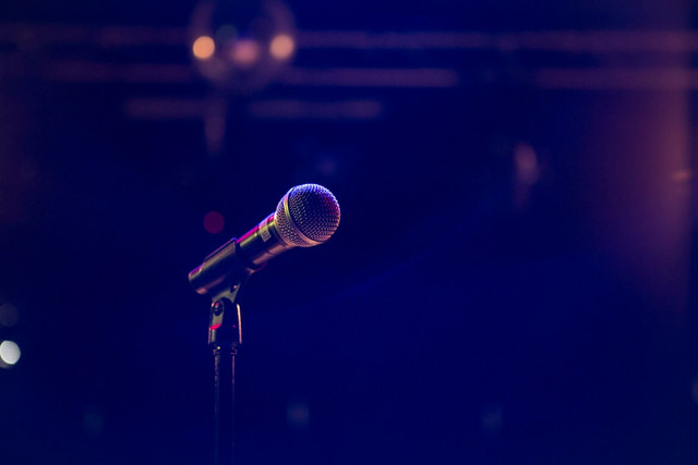 Ilustrasi apakah Laufey konser di Depok, foto: Unsplash/Matthias Wagner
