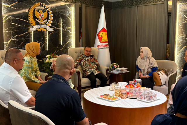 Wakil Ketua DPR Sufmi Dasco Ahmad dan Pimpinan Komisi VI DPR menerima serikat buruh PT POS Indonesia di Kompleks Parlemen, Senayan, Jakarta, Rabu (26/8/2026). Foto: Nasywa Athifah/kumparan