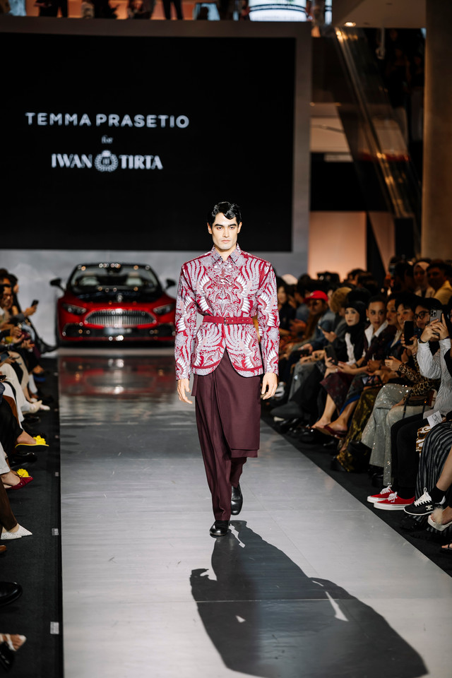Koleksi Temma Prasetio x Iwan Tirta. Foto: Temma Prasetio
