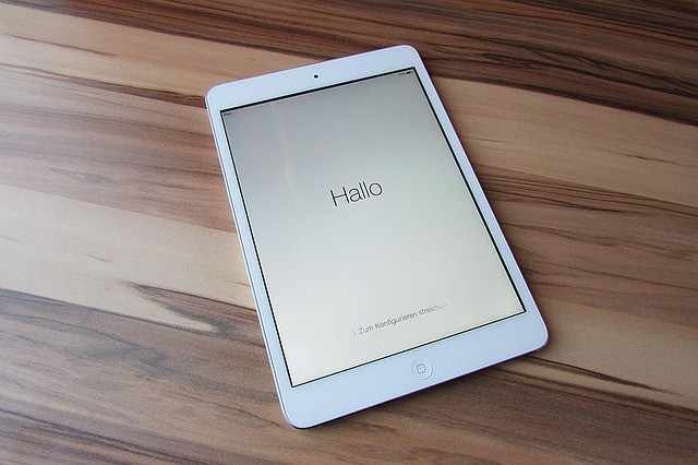 Ilustrasi ebook, ipad mini, apple. Foto: Pixabay