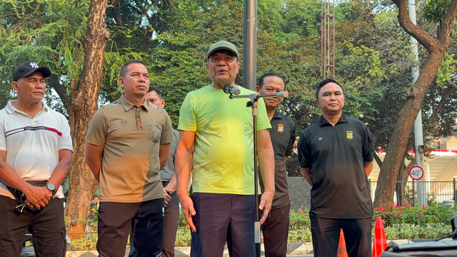 Menko Polkam Djamari Chaniago bersama Kapolda dan Pangdam Jaya di Pelataran Gelora Bung Karno, Kamis (27/8/2026). Foto: Rayyan Farhansyah/kumparan