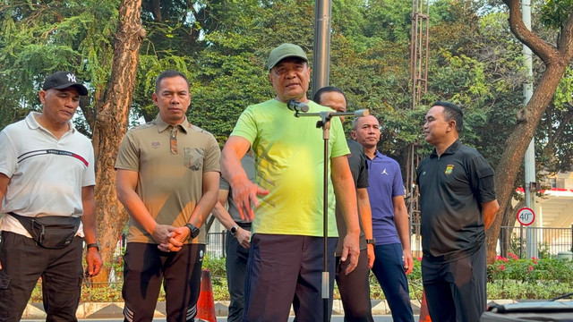 Menko Polkam Djamari Chaniago bersama Kapolda dan Pangdam Jaya di Pelataran Gelora Bung Karno, Kamis (27/8/2026). Foto: Rayyan Farhansyah/kumparan