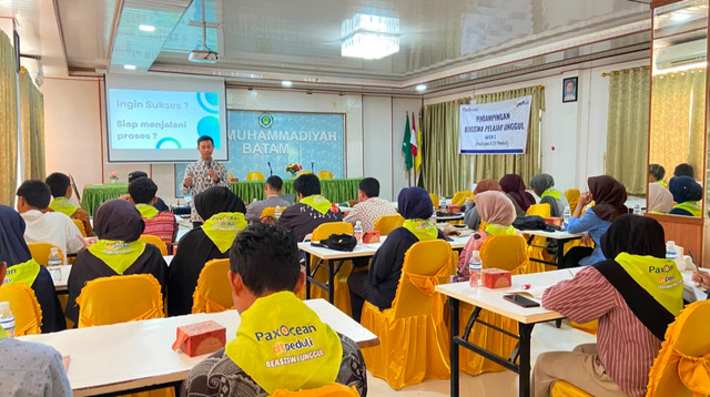 Kegiatan Rutin Pendampingan Penerima Beasiswa Pelajar Unggul sinergi PaxOcean dan DT Peduli Kepulauan Riau (Sumber: DT Peduli)