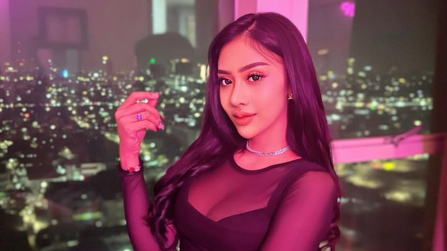 Polisi amankan DJ Dea terkait kasus vape. Foto: instagram/@miss_dheya27
