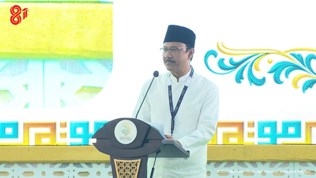 Saifullah Yusuf atau Gus Ipul memberikan sambutan pada Pembukaan Muktamar Ke-35 Nahdlatul Ulama di Tambakberas, Jombang, Jawa Timur, Kamis (27/8/2026). Foto: Youtube/Sekretariat Presiden
