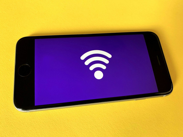 Ilustrasi WiFi terhubung tapi tidak ada akses internet di Android. Foto: Unsplash.