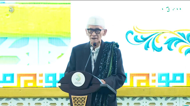 Rais Aam PBNU, KH. Miftachul Akhyar berpidato pada acara Muktamar ke-35 Nahdlatul Ulama di Pondok Pesantren Bahrul Ulum, Tambakberas, Jombang, Kamis (27/8/2026). Foto: Youtube/NU Online