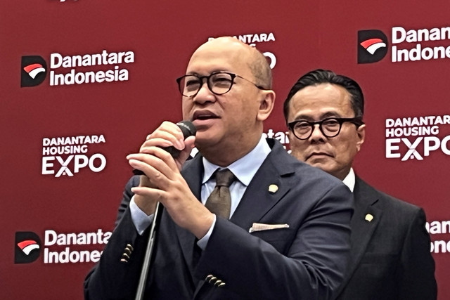 CEO Danantara Indonesia Rosan Perkasa Roeslani  memberikan keterangan pers pada gelaran Danantara Housing Expo 2026 di NICE PIK, Tangerang, Banten, Kamis (27/8/2026).
 Foto: Widya Islamiati/kumparan