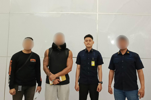 Imigrasi Denpasar imigrasi WN Prancis yang diduga membuat konten asusila di Bali.
Foto: Imigrasi Denpasar