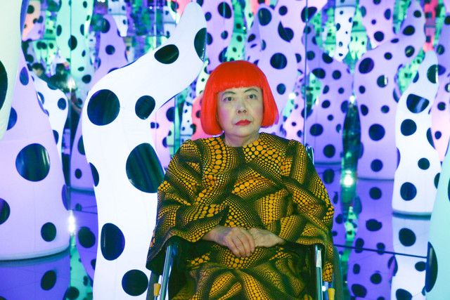 Meninggal di Usia 97 Tahun, Ini Kilas Balik Karya-Karya Ikonis Yayoi Kusama. Foto: AFP/Andrew Toth
