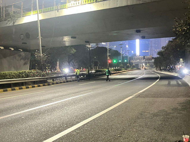 Suasana Tol Dalam Kota arah Slipi dan jalan arteri masih ditutup pada Kamis (27/8/2026). Foto: Rayyan Farhansyah/kumparan