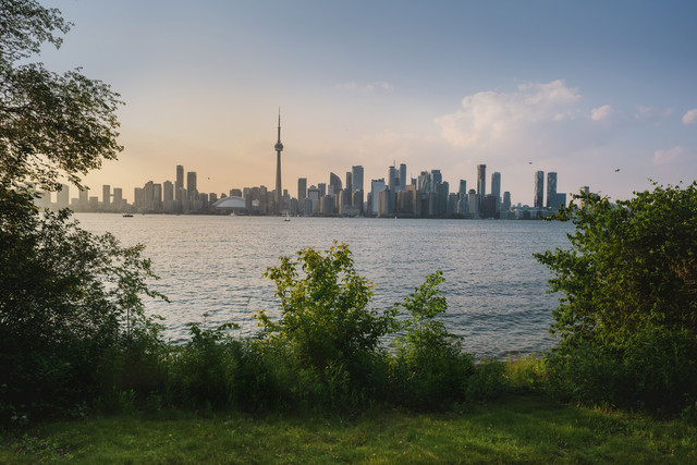 Danau Ontario dilihat dari taman Kepulauan Toronto. Foto: Diego Grandi/Shutterstock