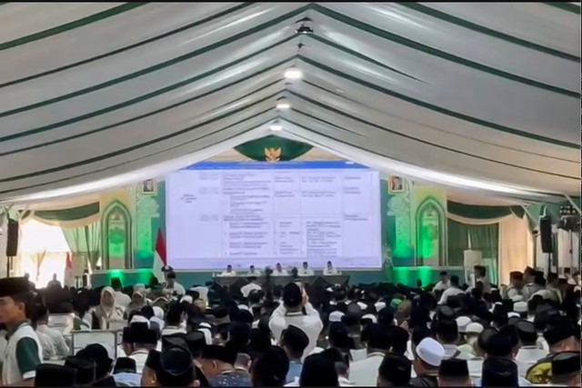 Suasana Sidang Pleno I di Muktamar ke-35 NU di Ponpes Bahrul Ulum, Tambak Beras, Jombang, Jawa Timur, Jumat (28/8/2026). Foto: Zamachsyari/kumparan