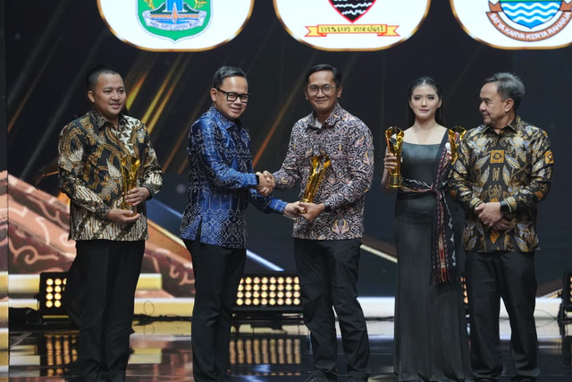 Wamendagri Bima Arya Sugiarto sebut kepala daerah sebagai petarung yang hadapi lima tantangan utama saat hadiri Pemimpin Daerah Awards 2026 di Jakarta, Kamis (27/8/2026). Foto: Dok. Kemendagri