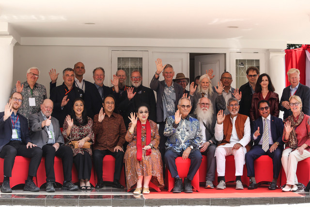 Presiden ke-5 RI sekaligus Ketua Umum PDI Perjuangan Megawati Soekarnoputri dan Presiden Timor Leste Jose Ramos Horta berfoto bersama peraih Nobel usai pertemuan di Megawati Institute, Jakarta, Jumat (28/8/2026). Foto: Asprilla Dwi Adha/ANTARA FOTO