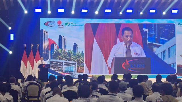 Kapolri Jenderal Pol Listyo Sigit Prabowo memberikan sambutan di Ballroom Puri Agung, Grand Sahid Jaya Hotel, Jakarta Pusat, Jumat (28/8/2026). Foto: Pradya Tirta/kumparan