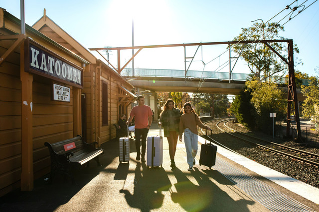 Ilustrasi menjelajahi New South Wales dengan kereta api. Foto: Destination N﻿SW