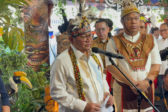 Gubernur DKI Jakarta Pramono Anung (kiri) dalam pembukaan acara Canisius Expo di Kolese Kanisius, Menteng, Jakarta Pusat, Sabtu (29/8/2026). Foto: Joakhim Tharob/kumparan