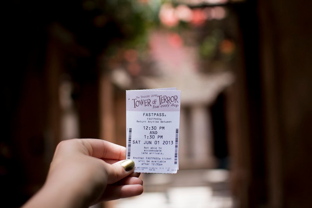 Ilustrasi Harga Tiket Chocolatos X-Quest. Unsplash.com/Katherine McAdoo