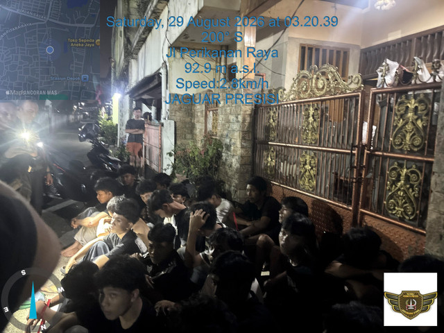 Tim Patroli Polres Metro Depok amankan 32 remaja diduga hendak tawuran, Sabtu (29/8/2026). Foto: Dok. Istimewa