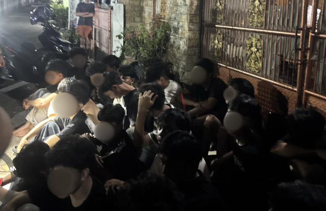 Tim Patroli Polres Metro Depok amankan 32 remaja diduga hendak tawuran, Sabtu (29/8/2026).  Foto: Dok. Istimewa