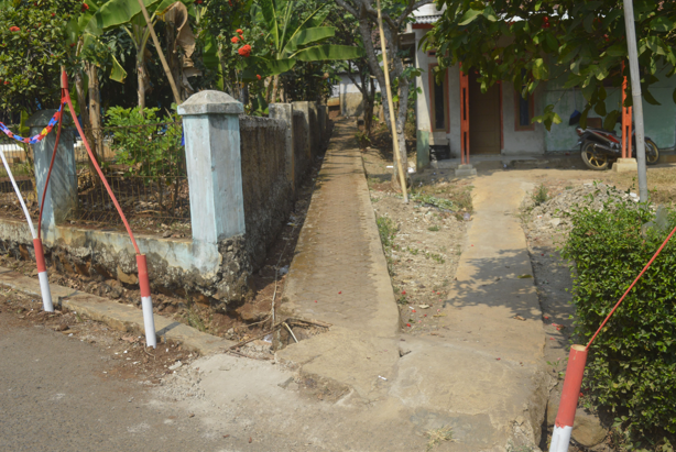 Foto Pintu Masuk Gang Oleh Tim PDD KKN 45 UIN SGD 2026