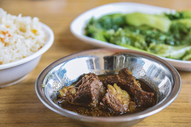 Ilustrasi Kenapa Rendang Bisa Tahan Lama Tanpa Kulkas,Foto:Unsplash/Luna Wang