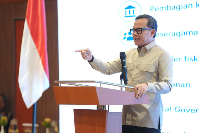 Wamendagri Bima Arya saat hadiri Rakernas ADKASI di Jakarta, Minggu (30/8/2026). Foto: Kemendagri RI